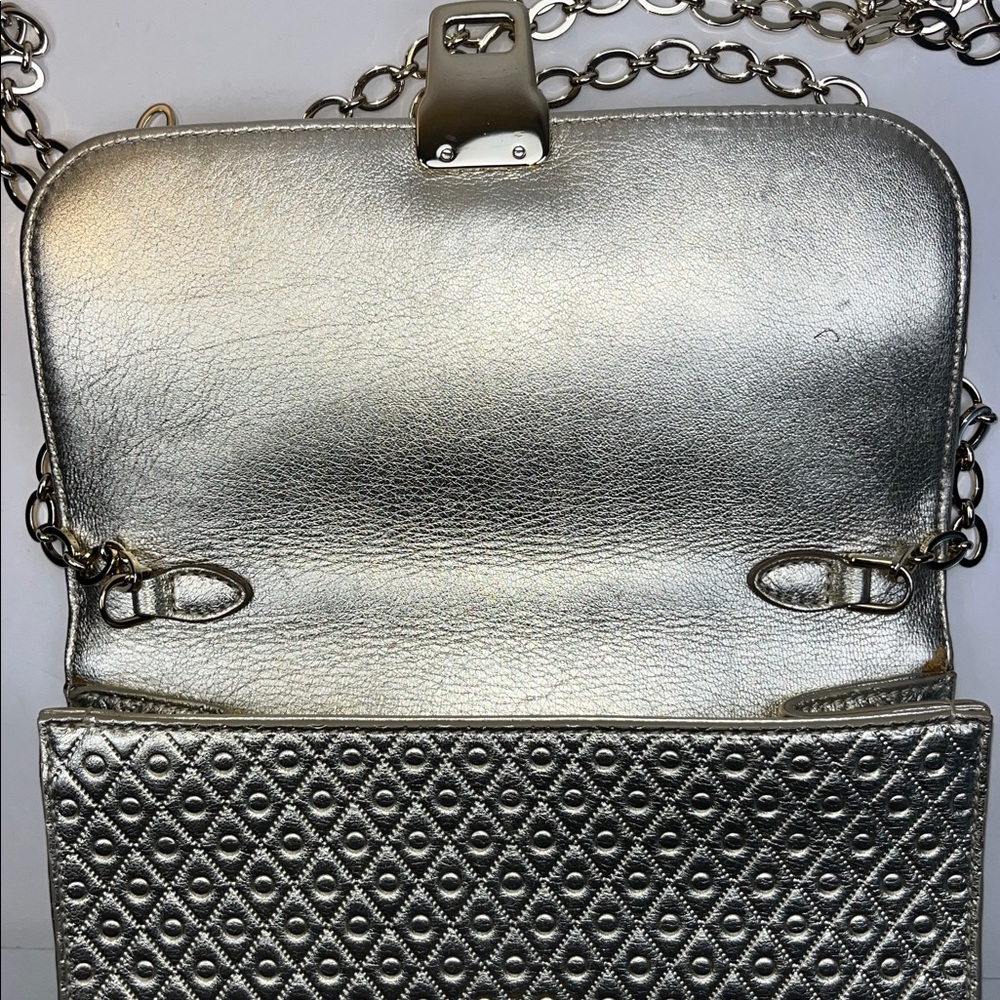 Authentic TOD’S ‘Signature’ Crossbody/Shoulder Bag ~ in Metallic Gold Leather - Picture 11 of 17